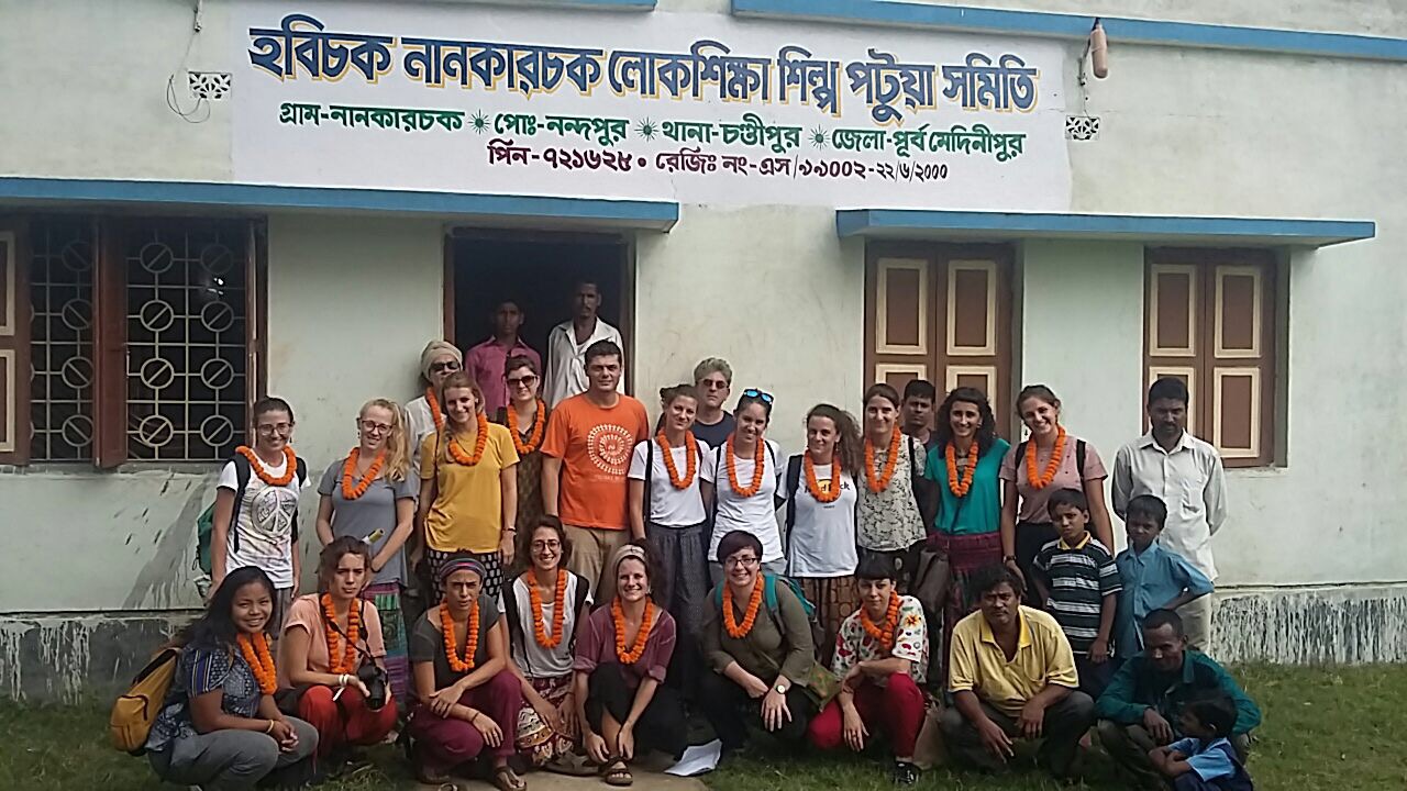  LEARNING FROM LOCAL: Communities and Local People embedded in Global Frames